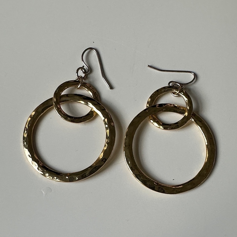 Elegant Gold Hoop Earrings